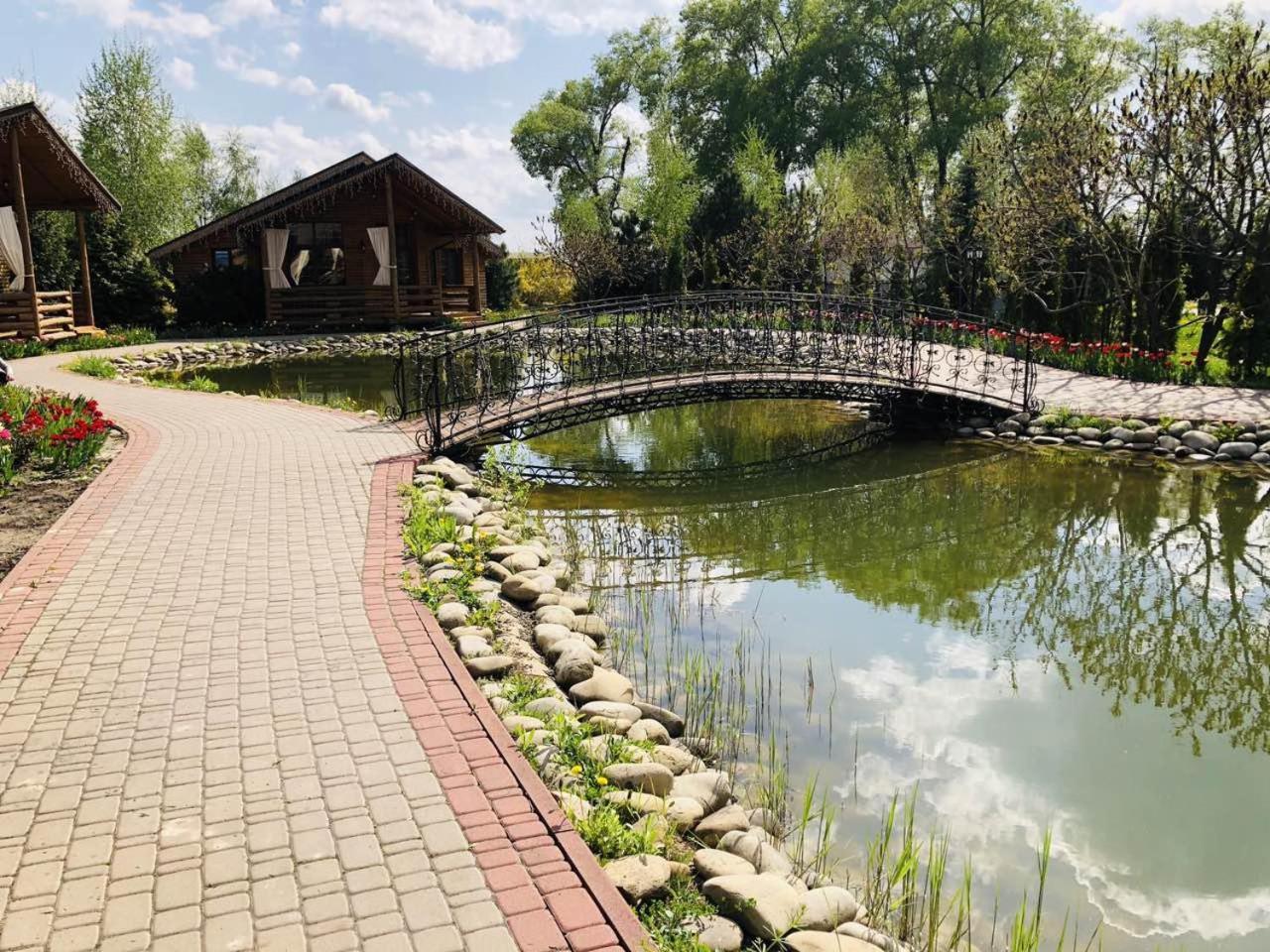 Petrovskyi Brovar Brovary Exterior photo